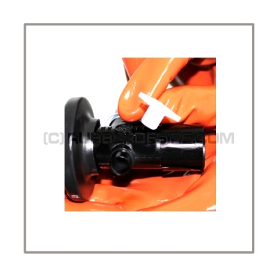 Gasmask-T-joint T-MEDI-MASK with gasmask-connector-thread 1x male and in angle 2 x mediport male plus a lockable breathing reduction vent